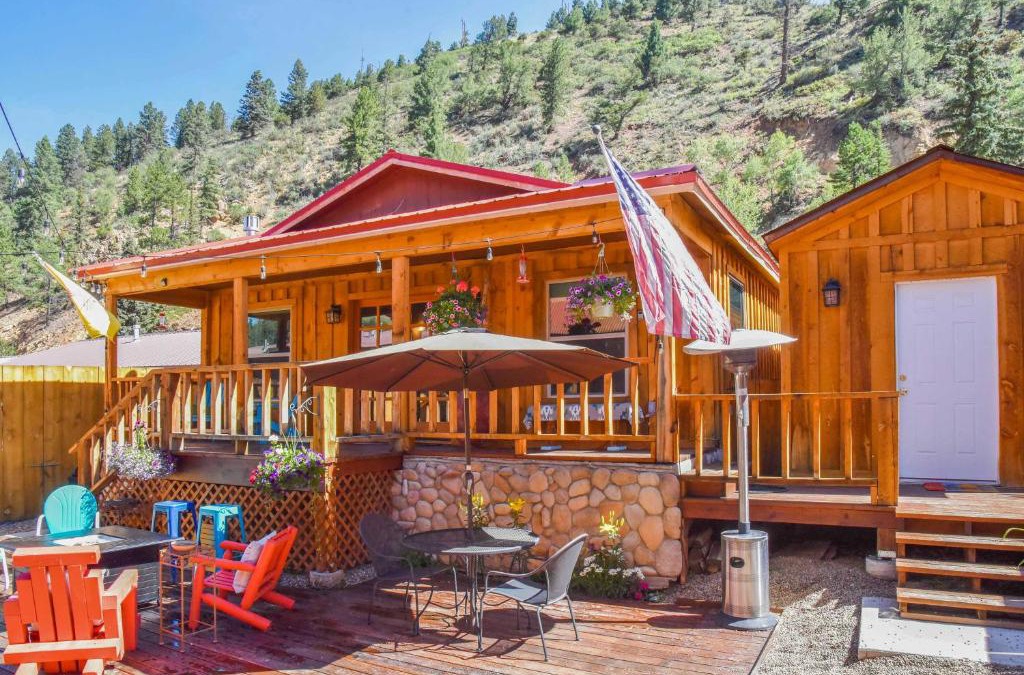 Red River House | Unique Mtn Getaway with Stunning Outdoor Area!
