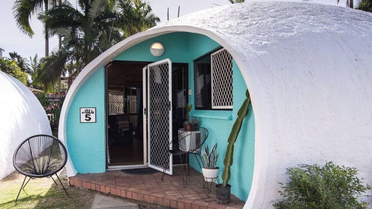 Trinity Beach Apartment | Unique Ocean-front Igloo at Trinity Beach sleeps 2
