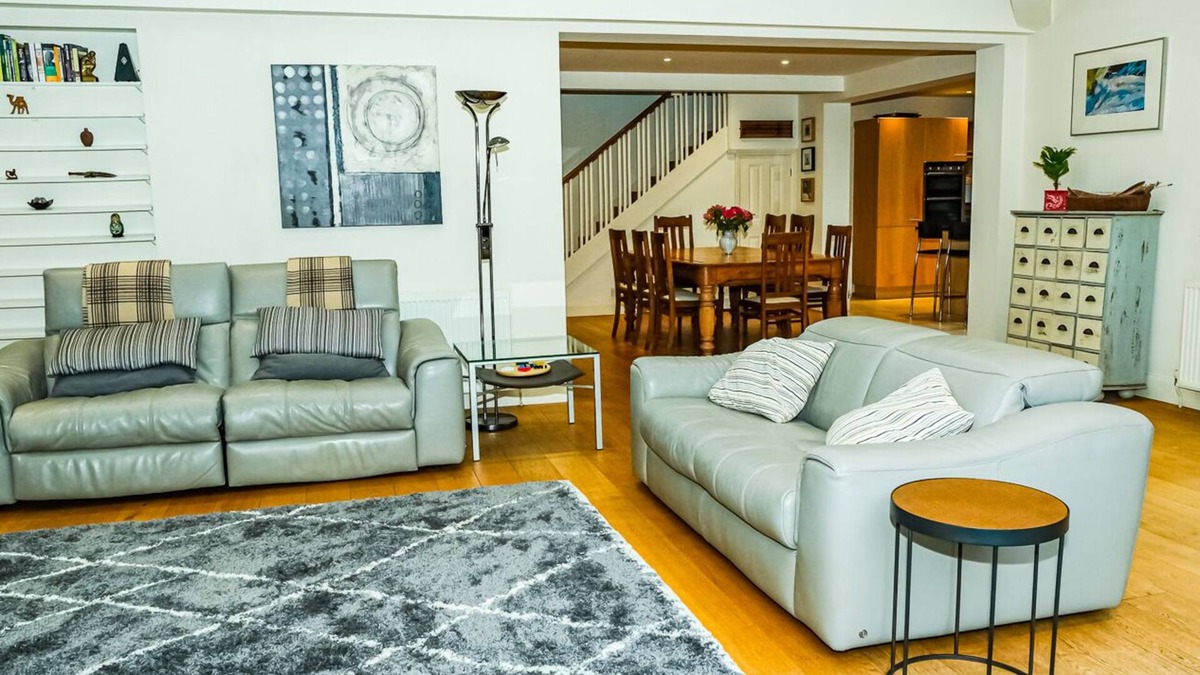 Charvil House | Unique open plan family home with garden, short walk to the Thames river