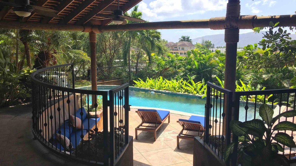 Jack's Hill Villa | Unique & Private 6-Bedroom Villa