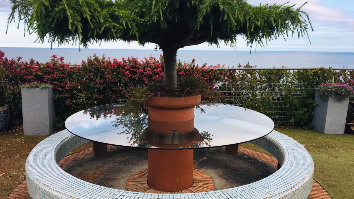 Teignmouth Cabin | Unique Private Clifftop Garden with Log Cabin