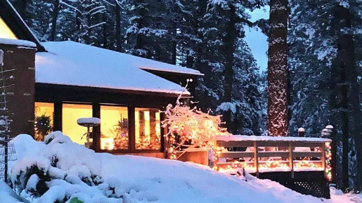 Missoula House | Unique Private Forest Home & Retreat ~ 15 minutes from Downtown.