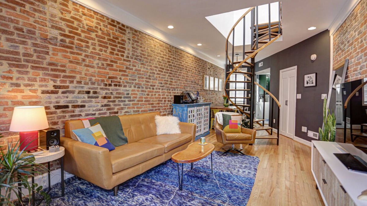 U Street Corridor House | Unique renovated townhouse with private backyard