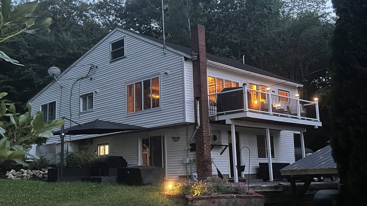Lyman House | Unique rental with two houses on the lake in charming Lyman with AC, WiFi