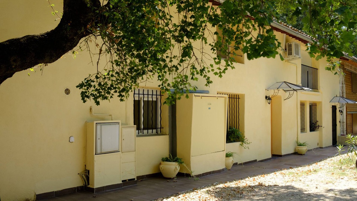 La Lironde Apartment | Unique, restoring a vieu chai in Montpellier