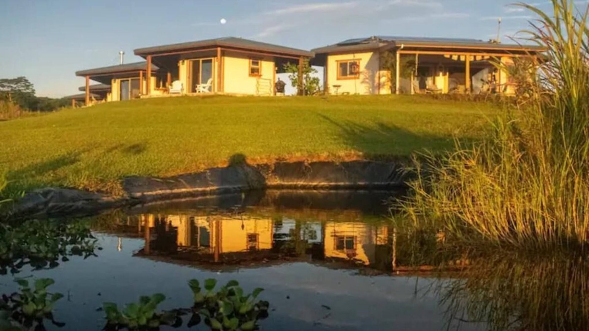 Hilo House | Unique self sufficient ocean view Eco Village in Hawaii 15 minutes from Hilo