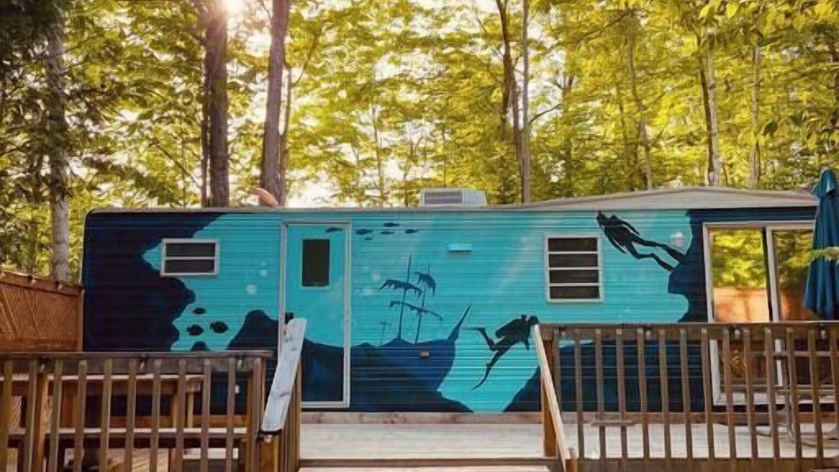 Miller Lake House | Unique "Shipwreck" Glamping RV I Near Grotto