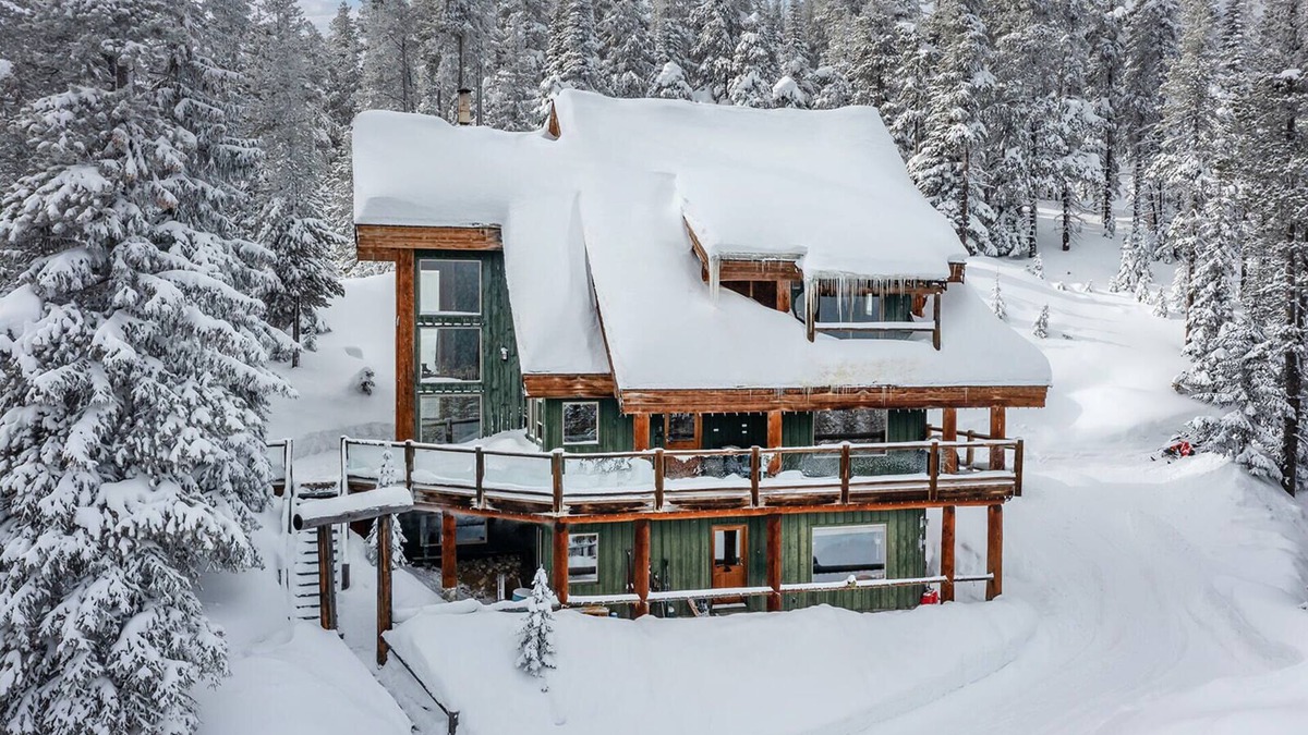 Okanagan-Similkameen Cabin | Unique ski cabin at Apex Mountain
