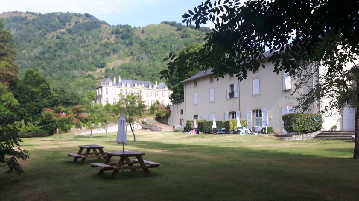 Chateau-Verdun Apartment | Unique Ski/Mountain Apartment In Grounds Of 18th Century Chateau with new pool