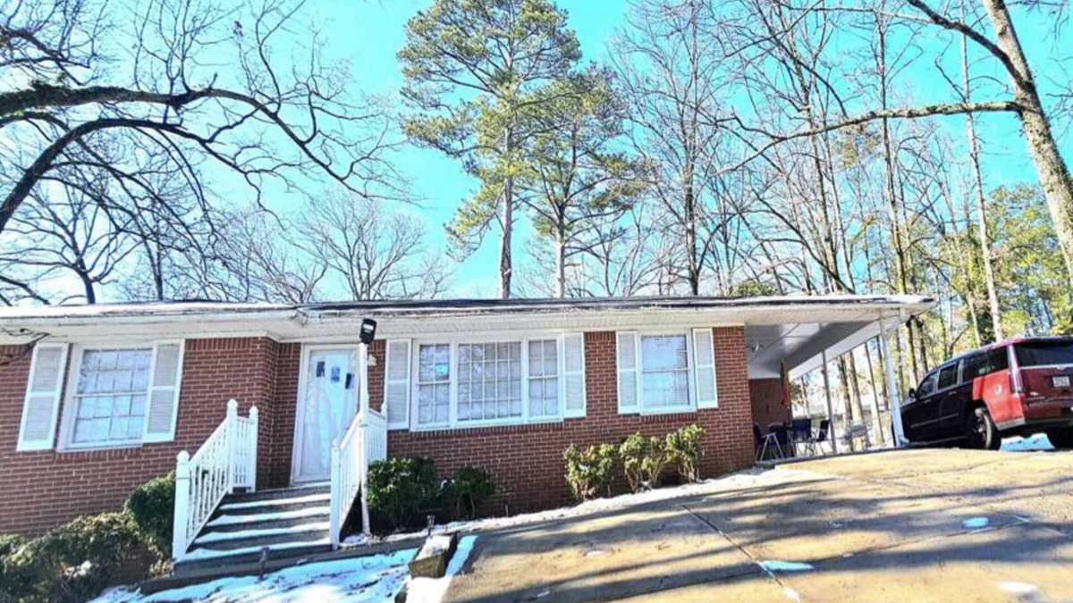 Stockbridge House | 🔺Unique Space 🔺Awesome-3BR/1.5BT/Fenced/5*Clean/Private/Safe/WiFi-TV🔺@S-ALT