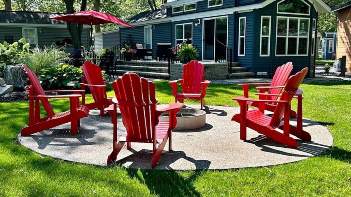 Pointe aux Roches Cottage | Unique Space - Beautiful home on 17th green of golf resort