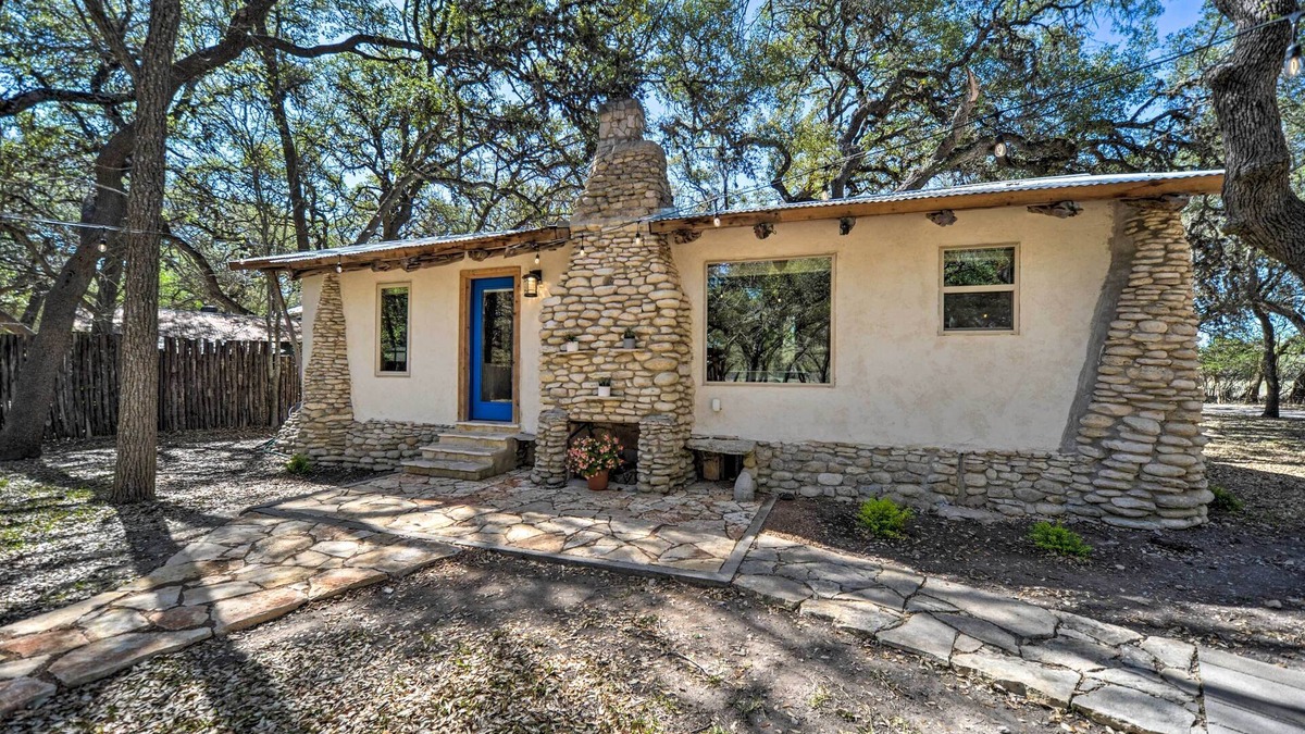 Blanco Cabin | Unique Stay: Historic Home Along Blanco River