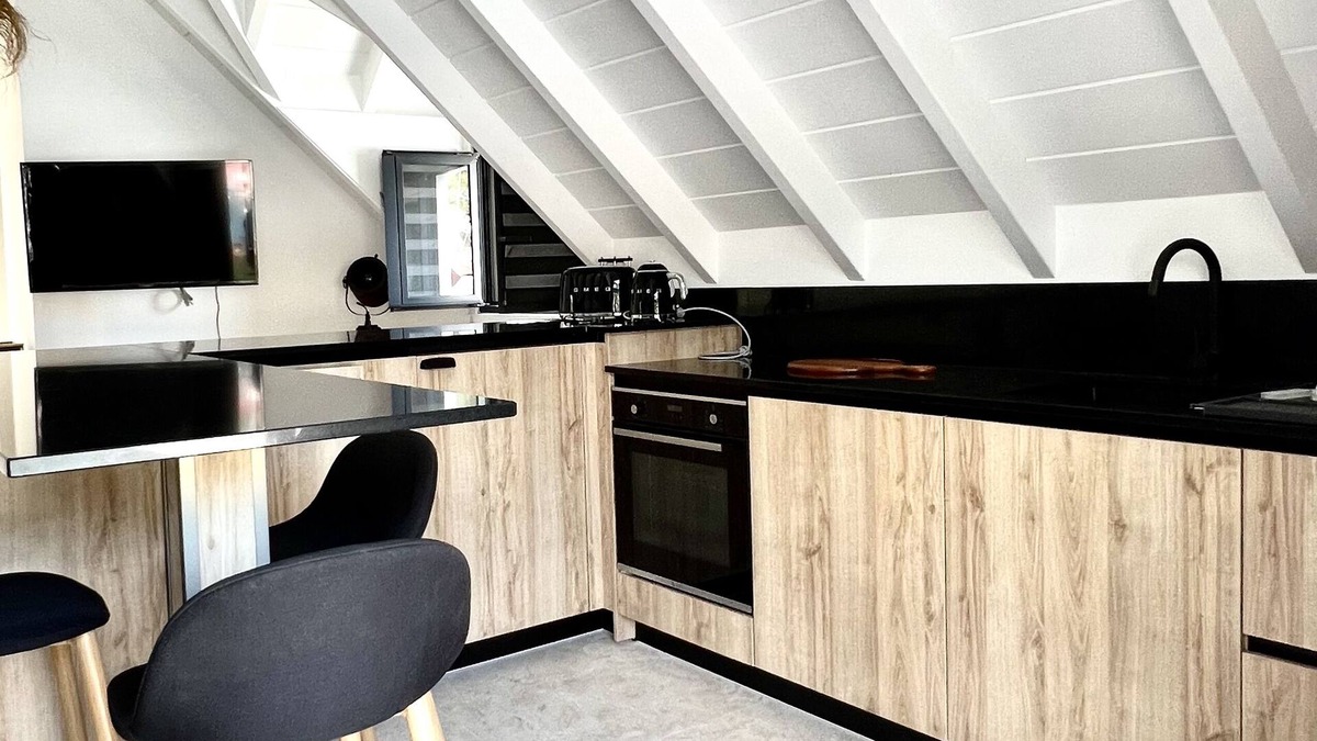 Lurin Apartment | Unique style loft, With spa-150 mètres to the beach
