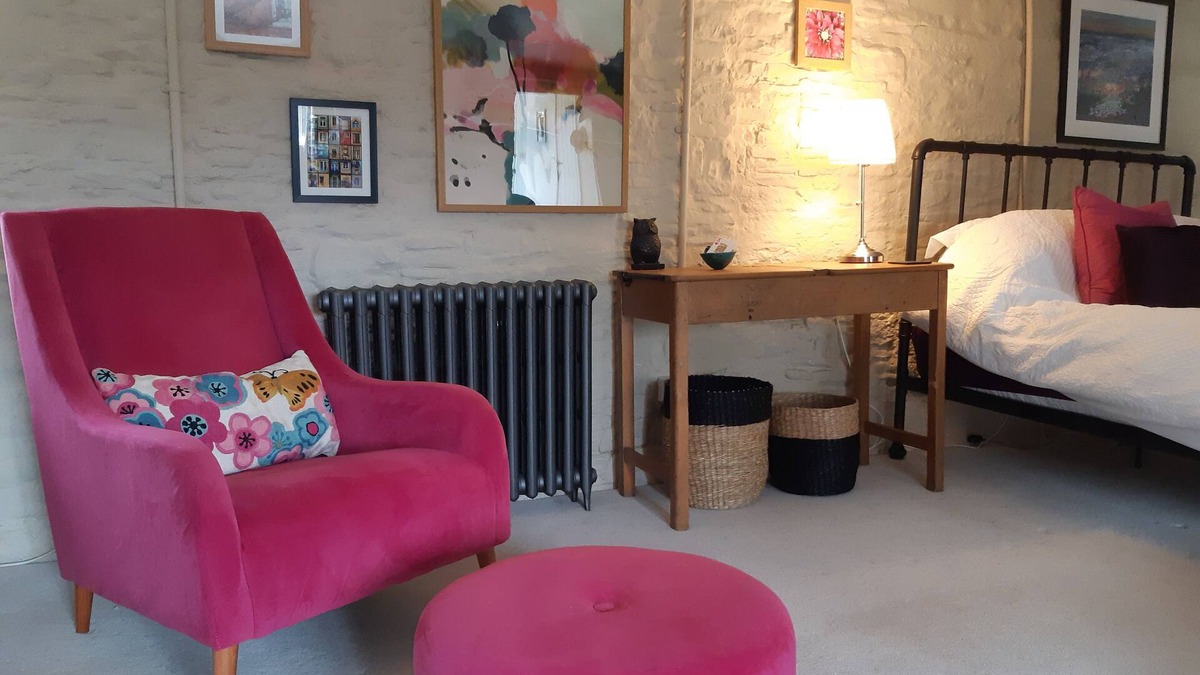 Wedmore Bed & Breakfast | Unique suite full of character with own entrance
