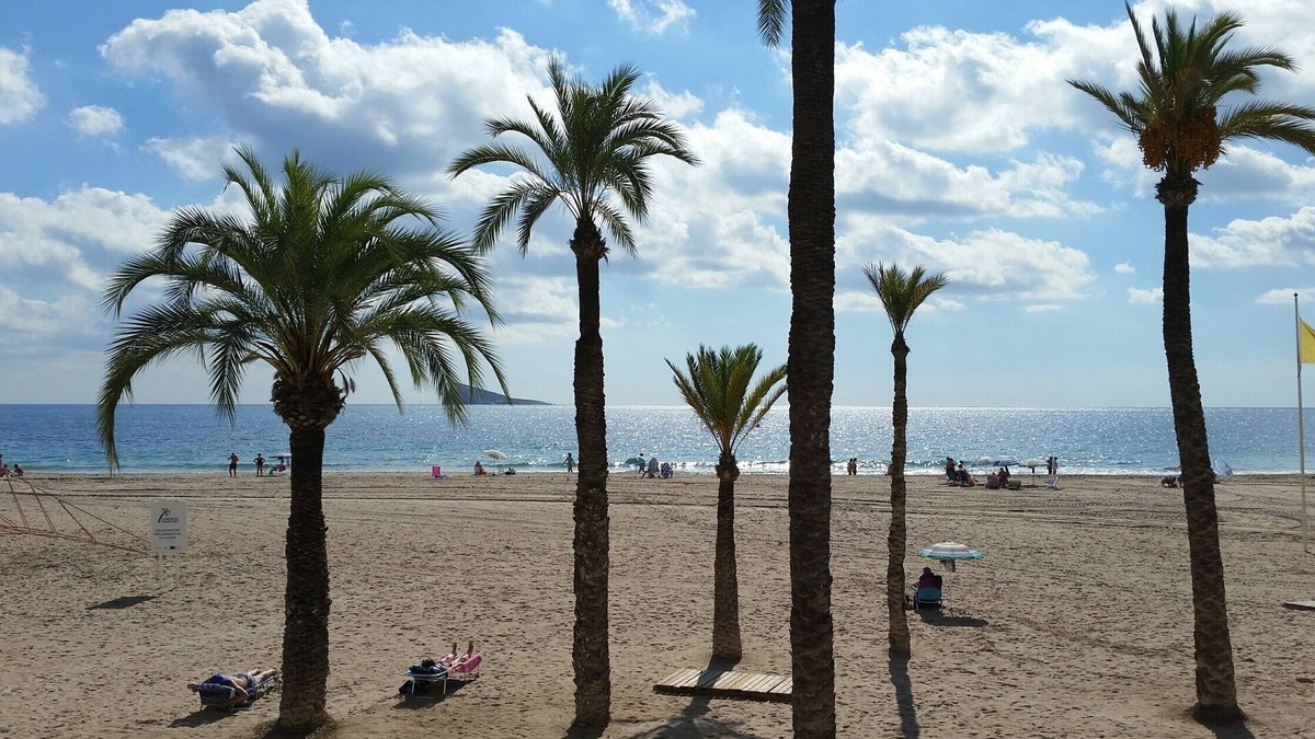La Colina Villa | Unique, tropical garden swimming pool+private parking,bbq,TV DTD+satelite,Wifi,Netflix