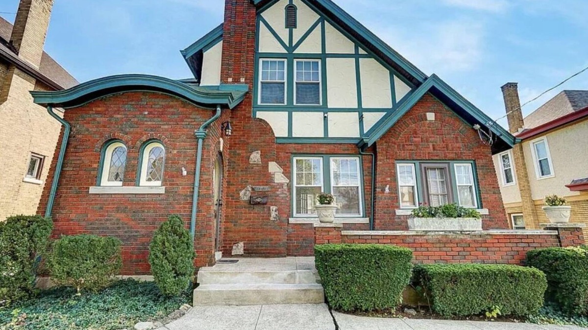 West Price Hill House | Unique Tudor Gem in Prime Cincinnati Location!
