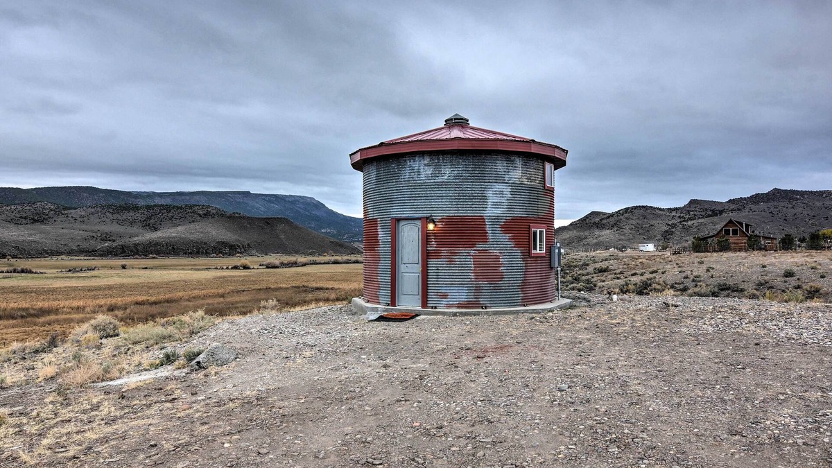 Piute County Apartment | Unique Utah Tin Cabin w/Mountain Views!