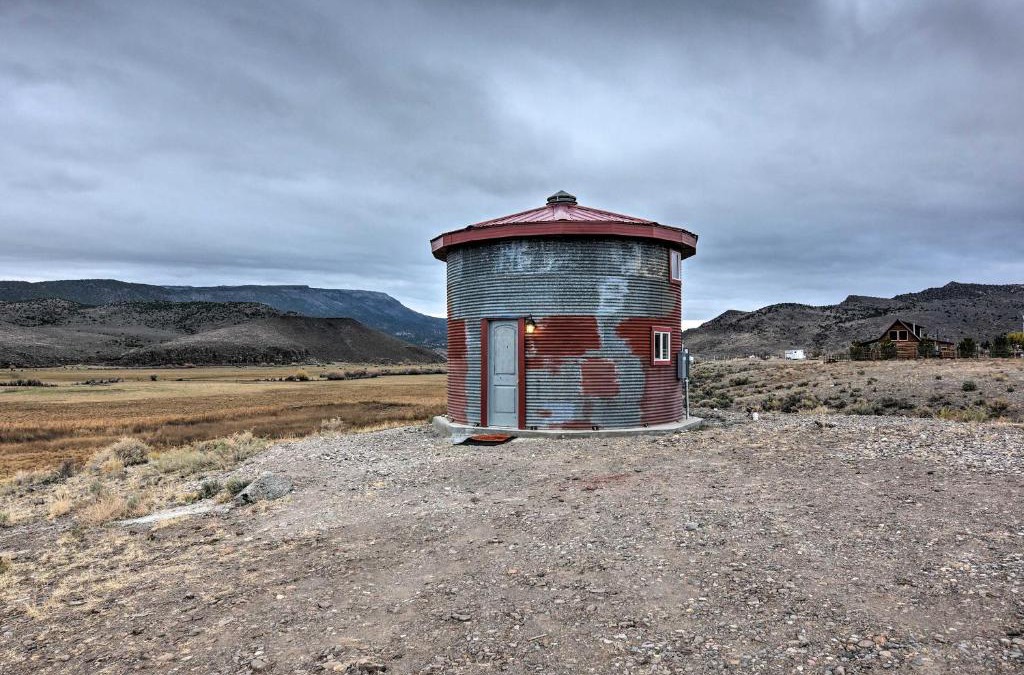 Piute County Apartment | Unique Utah Tin Cabin with Mountain Views!