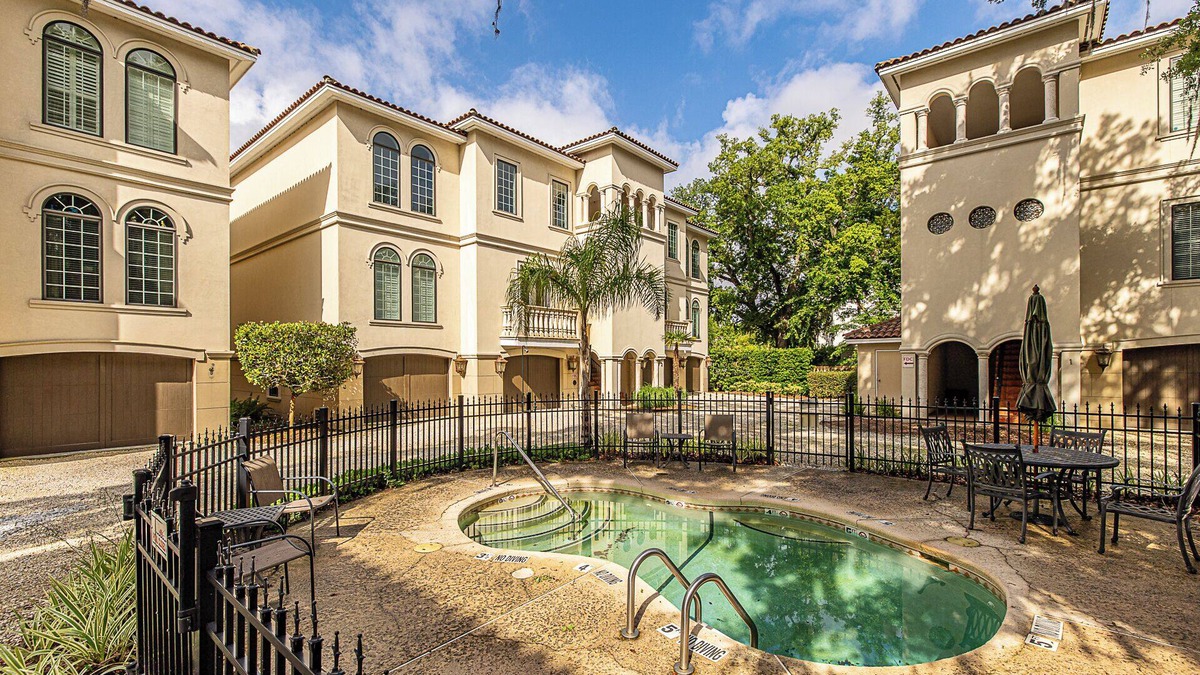 King City Condo | Unique Villa in the Pier Village! Perfect for FLETC and extended stays!