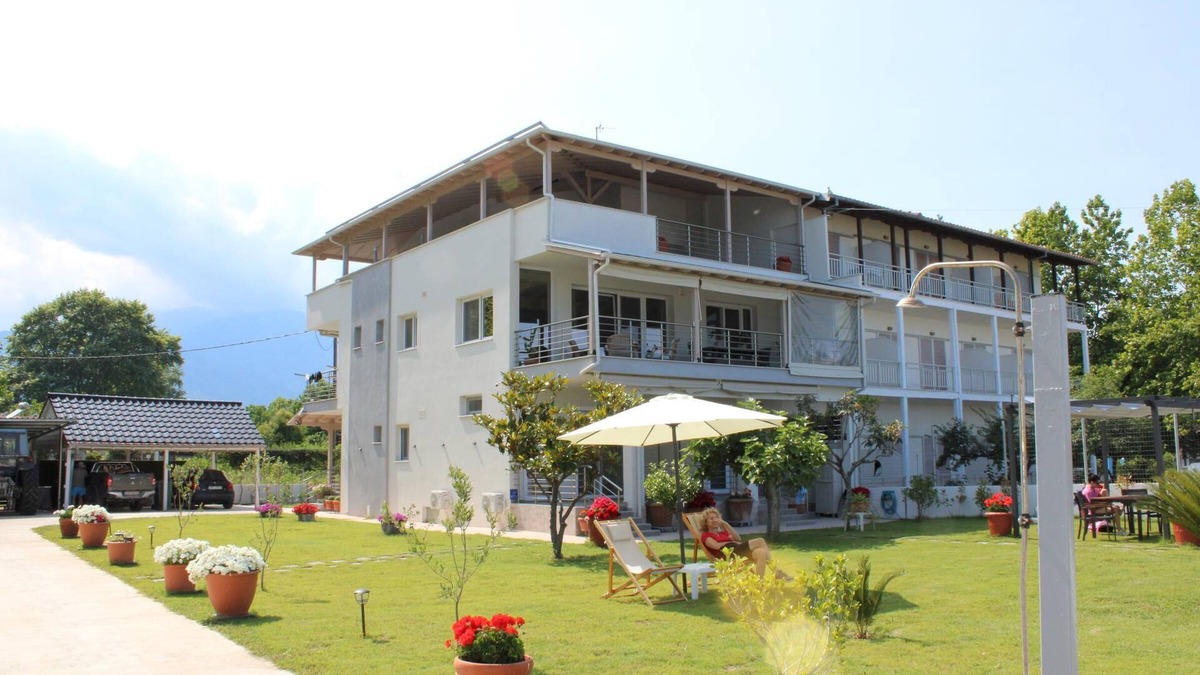 Skotina Apartment | Uniquely situated holiday flat, directly on the fine sandy beach, with far-reach