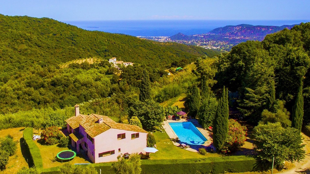 Tanneron Villa | Uniquely situated villa with pool and stunning sea views near Cannes