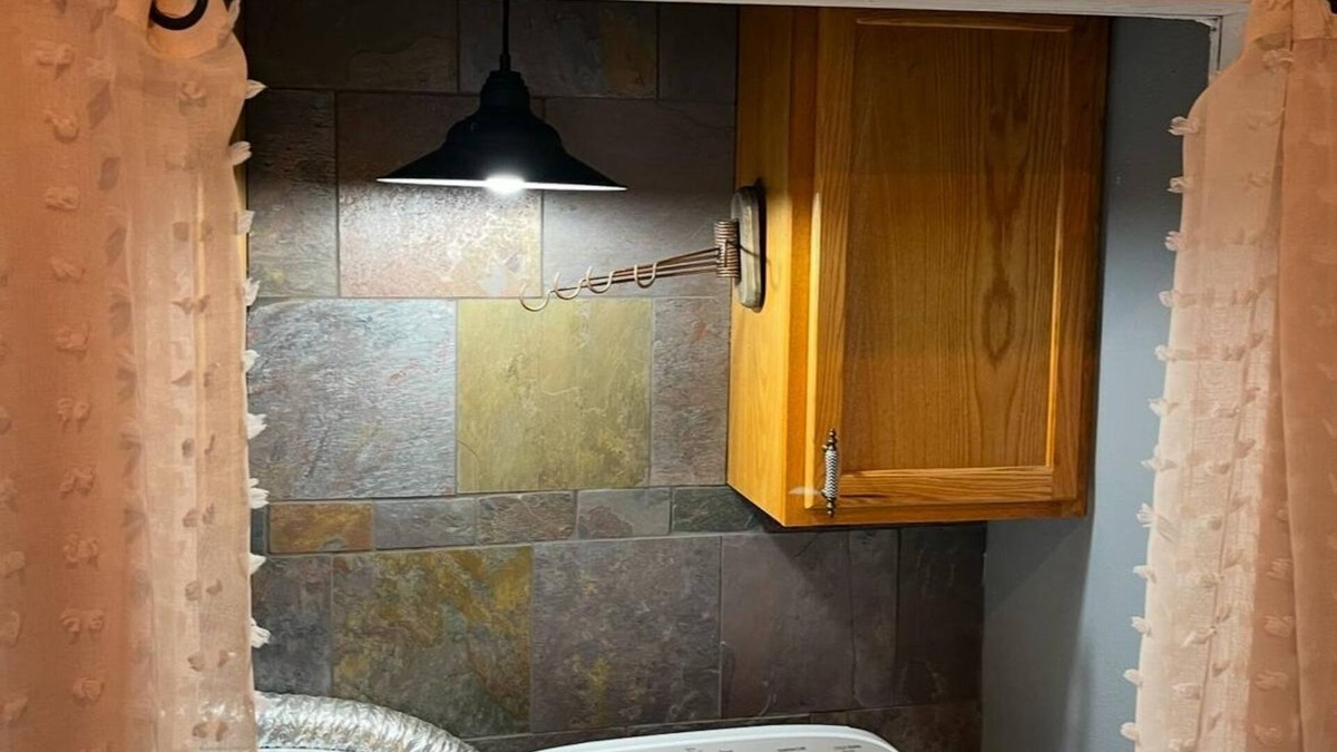 Tomah Apartment | Unit 1 Deluxe 2 Bedroom w/Dry Bar and Hot Tub