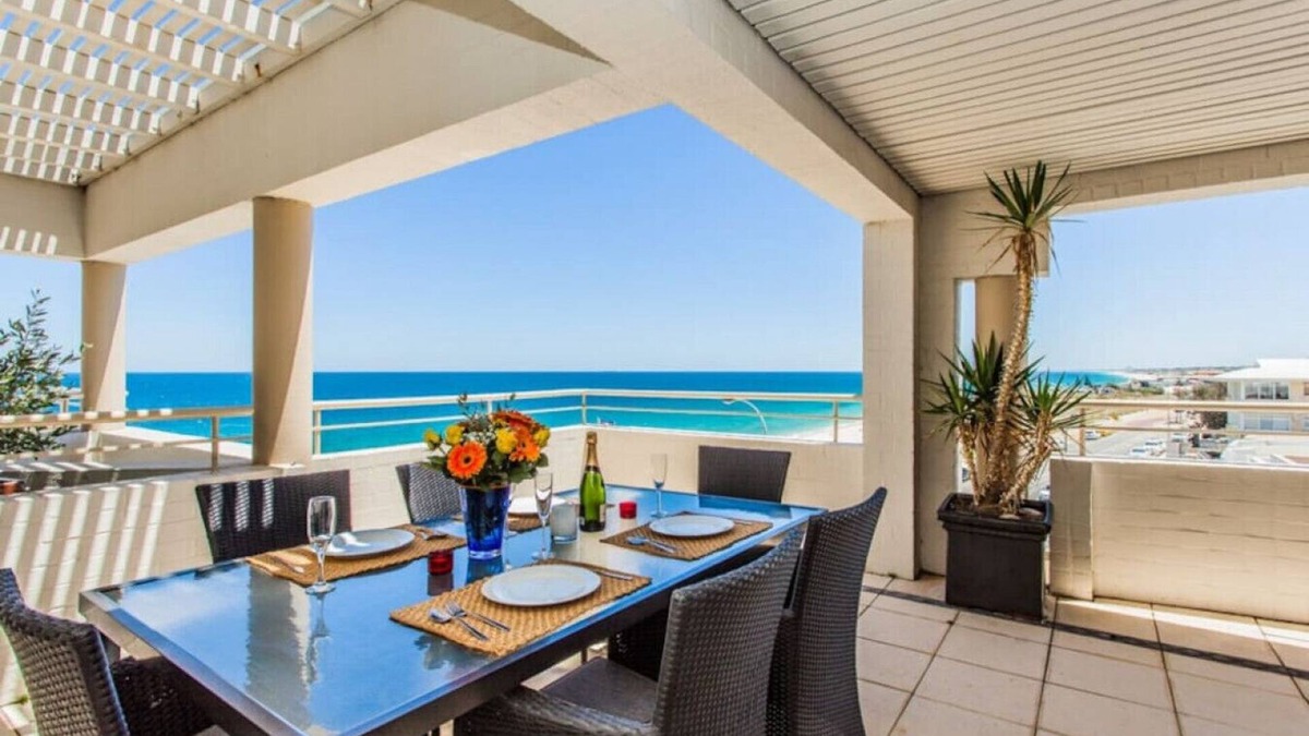 Cottesloe Apartment | Unit 12 · Cottesloe Beach View Apartments #12