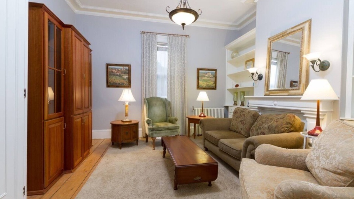Fifth Ward Apartment | Unit 2, 1st floor 1 Bdrm, walk to mansion and beach
