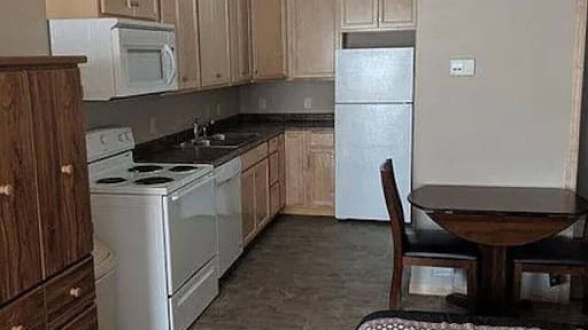 Harvey Apartment | Unit 2: Cozy Studio Microhotel with full kitchen.