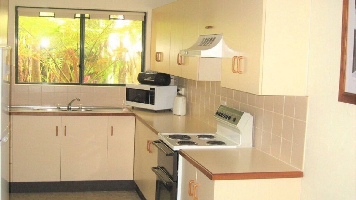 Scotts Head Apartment | Unit 2, Scotts Head Beach Apartments