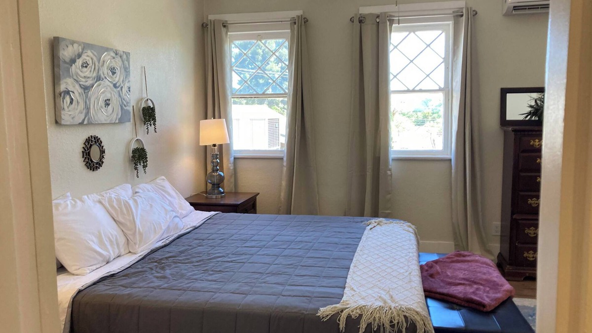 Globe Apartment | Unit 2 - Silver - Pinal Creek East - wifi - king bed
