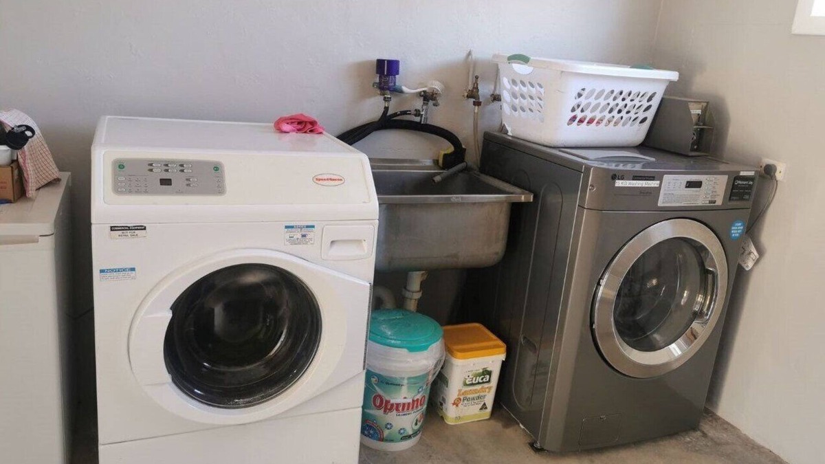 Kimba Apartment | Unit 3 - pet friendly Fully facilitated apartment.