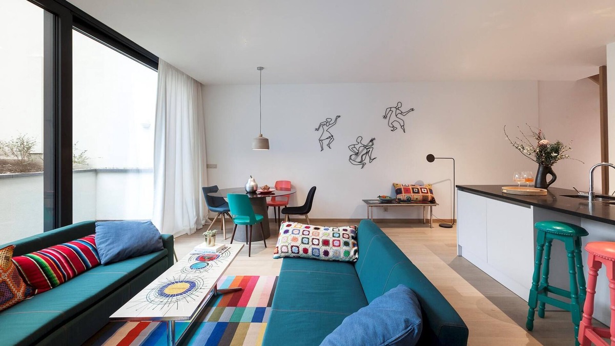 Dieweg House | Unit 6 - Colorful Smart Home Triplex Private Garden & Parking