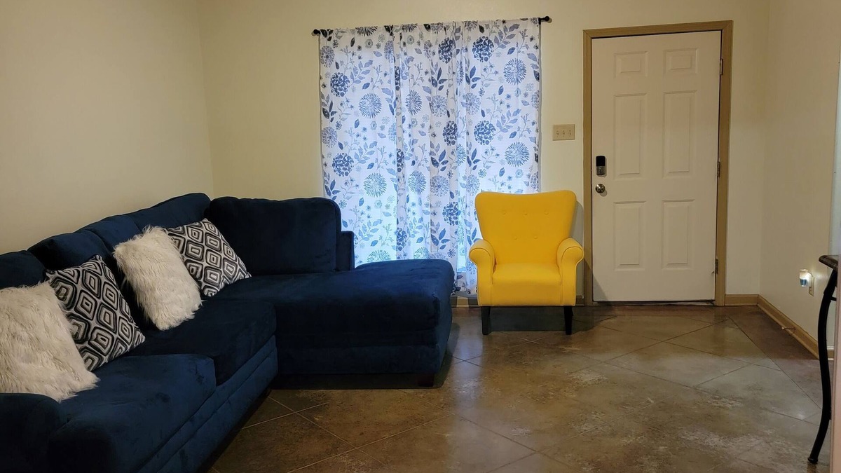 Conway House | Unit A- A charming 3-bedroom, 2-bathroom duplex offering a cozy atmosphere.