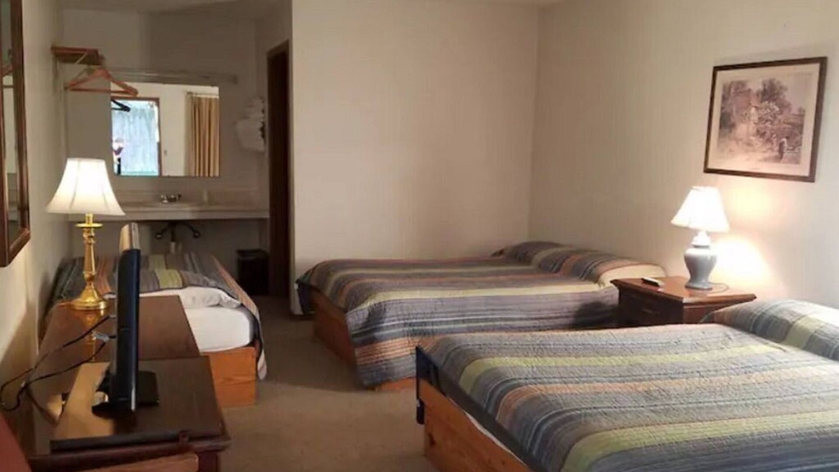Golconda Apartment | Unity Lodge Suite 8