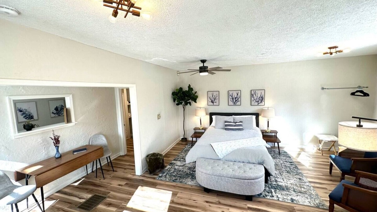 Marion Apartment | University Suite "A"
