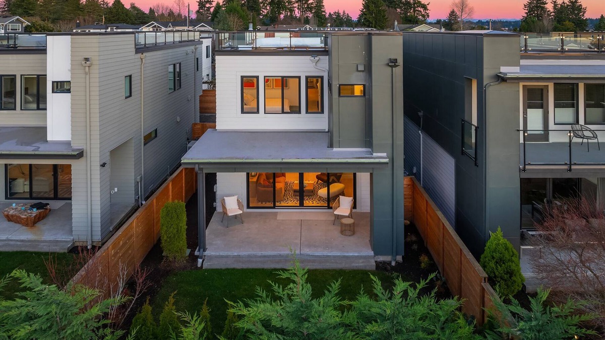 Norkirk House | Unobstructed, Breathtaking Water Views RIGHT in Kirkland, WA.