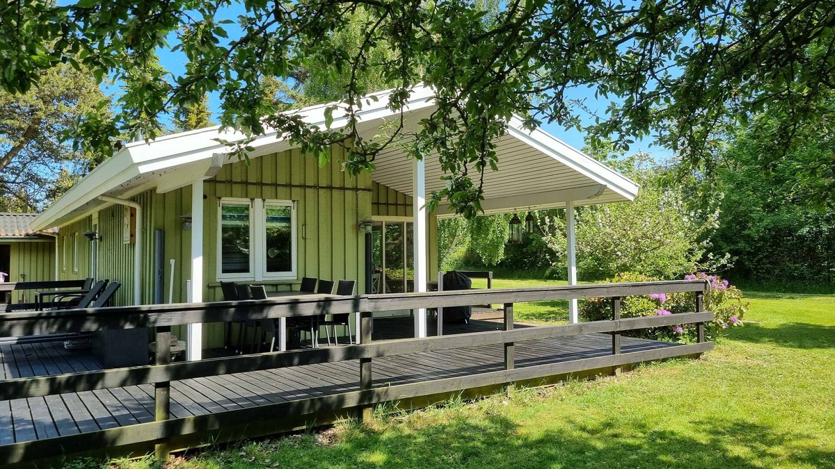 Hov House | Unobstructed summer house in lovely Langeland