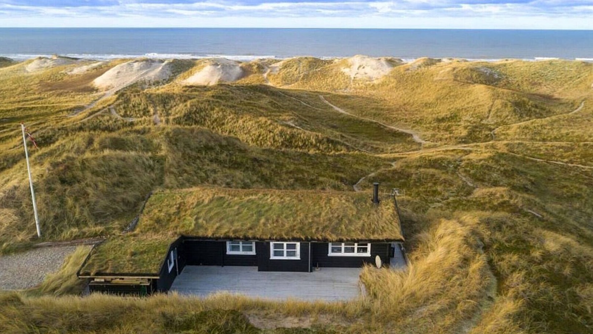 Houvig Strand House | Unobtrusive holiday home with sea views in a wonderful dune location for 4 persons