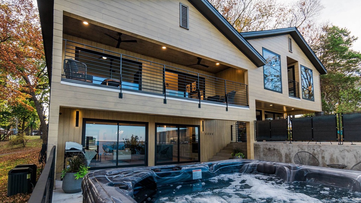 Afton House | Unparallel Views, Modern Luxury, Hot Tub, Ultimate Getaway!