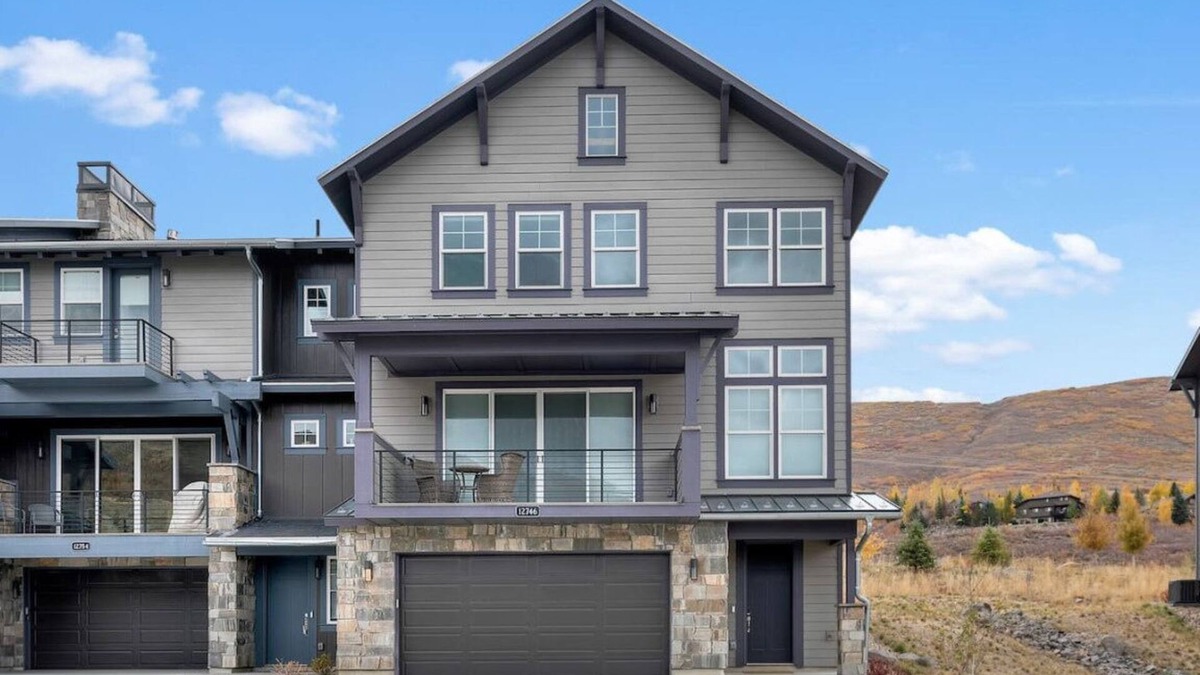 Deer Mountain House | Unparalleled luxury condo nestled with views of both Jordanelle Reservoir & Deer Valley