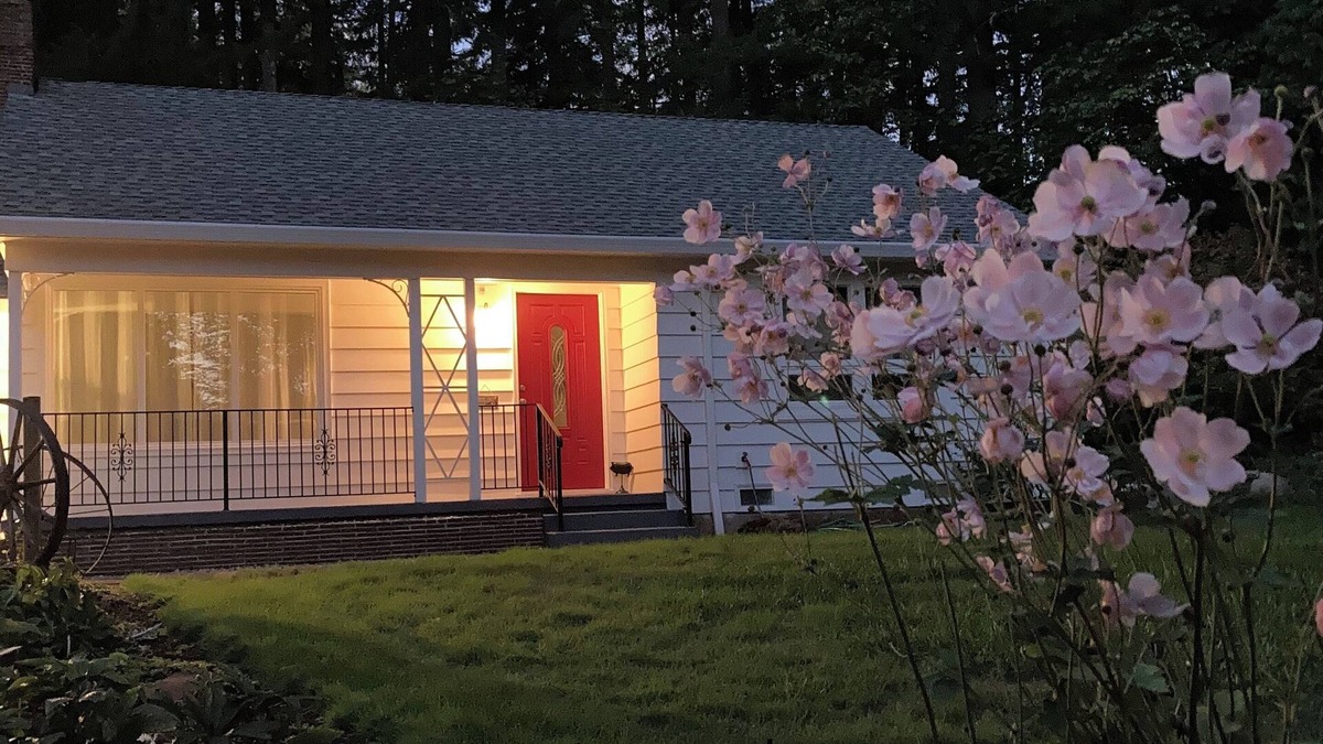 North Plains House | Unplug and relax in wooded, secluded setting