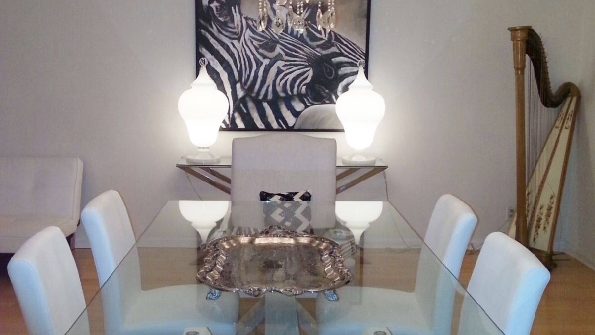 Bloor-Yorkville Apartment | Unrivaled Location on Yorkville Ave 2000 sq.ft -1 BED.