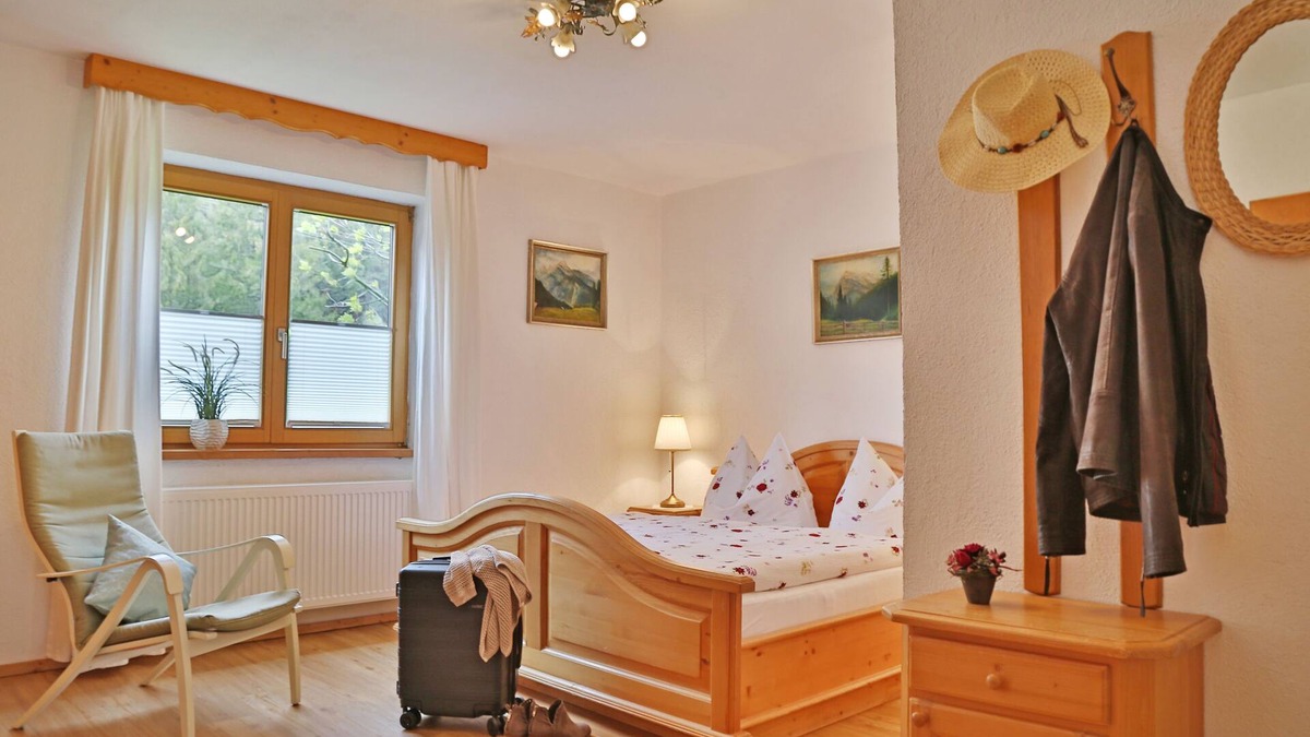 Scharnitz Apartment | Unser Familiär Geführtes Haus Verfügt Über Mehrere Ferienwohnungen für 2-3 Pers