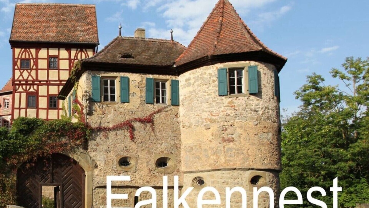 Unsleben Apartment | Unsleben moated castle, falcon's nest