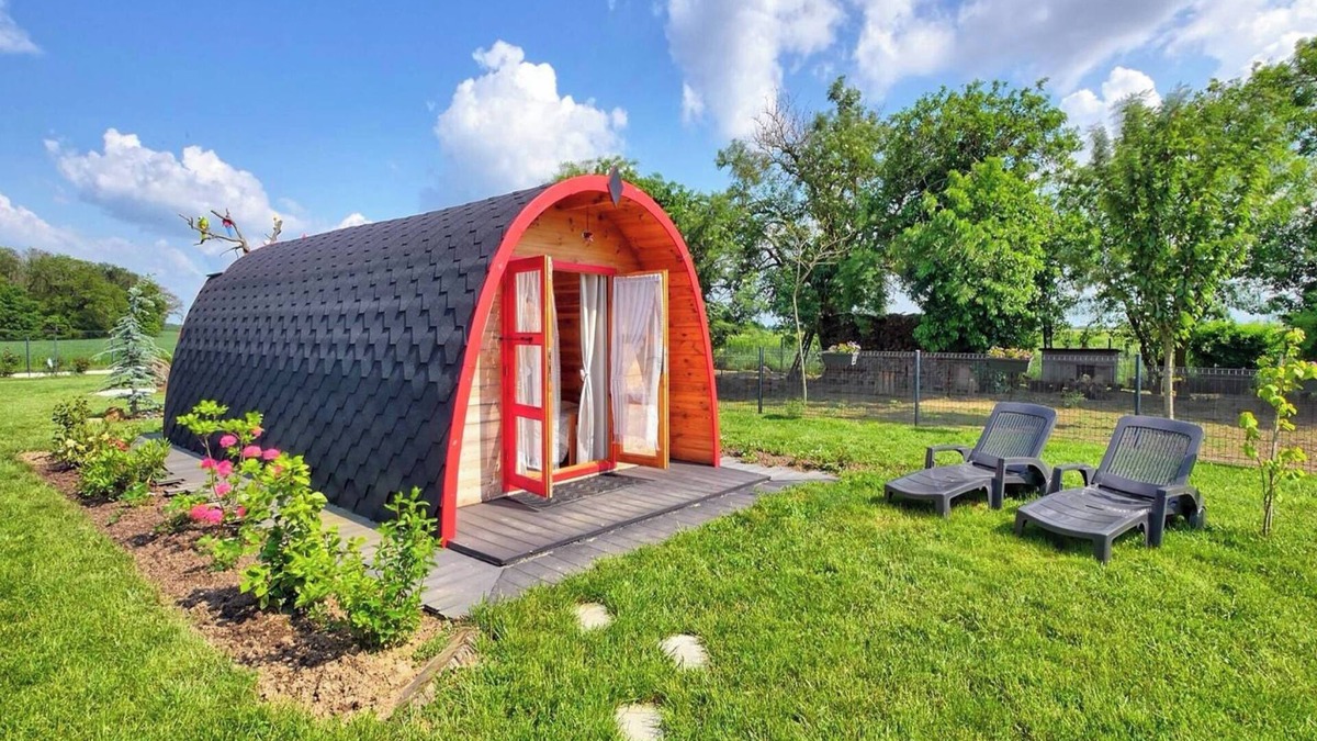 Les Hayes Bed & Breakfast | Unusual accommodation near troglodyte towns and the châteaux of the Loire Valley