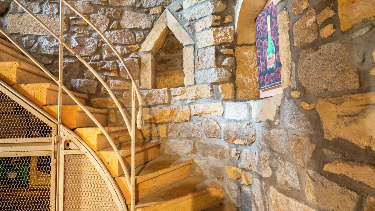 Montagny House | Unusual accommodations available in Chambre d'Hôtes
