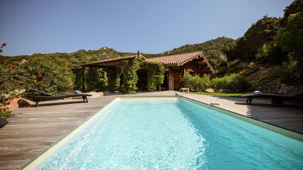 Figari House | UNUSUAL AND UNIQUE HOUSE IN THE FAR SOUTH