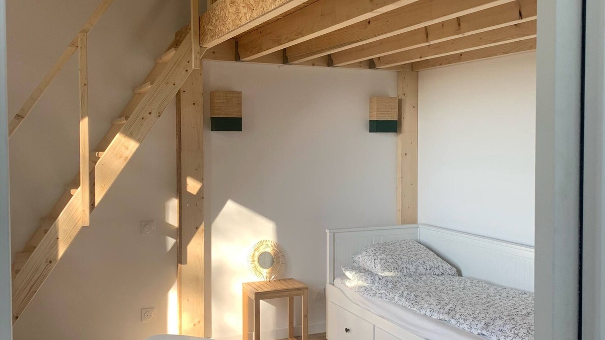 Mareil-Marly Apartment | Unusual apartment with roof terrace: Mary le Roi forest balcony