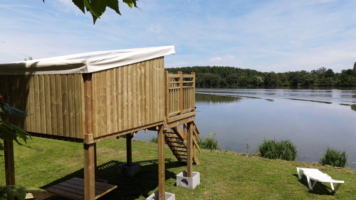 Creches-sur-Saone House | Unusual cabin for adventurers, breakfast and lake view!